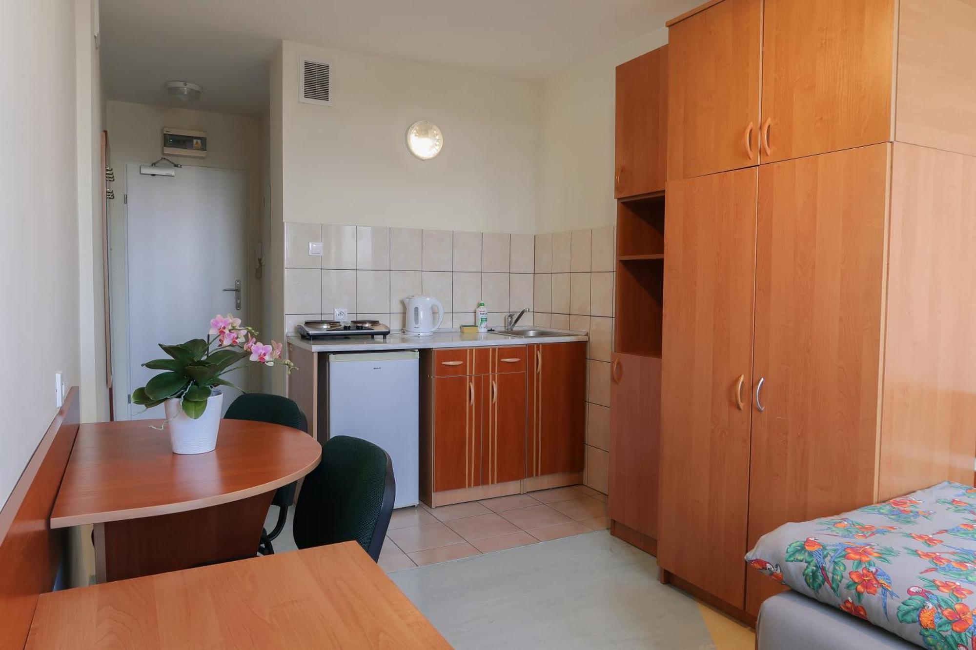 Hostel Dom Studencki Raj Wrocław Zewnętrze zdjęcie