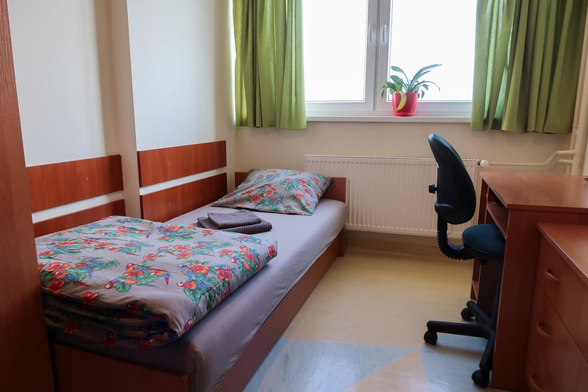 Hostel Dom Studencki Raj Wrocław Zewnętrze zdjęcie