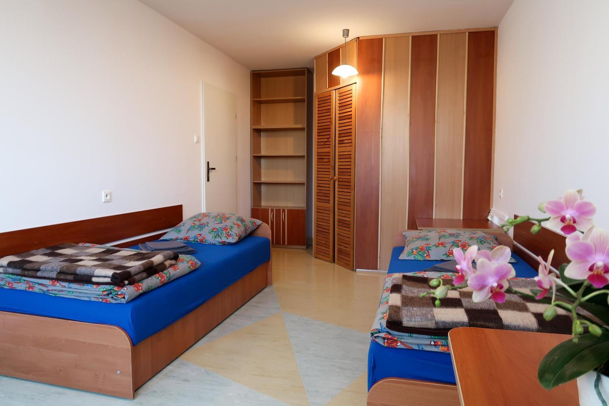 Hostel Dom Studencki Raj Wrocław Zewnętrze zdjęcie