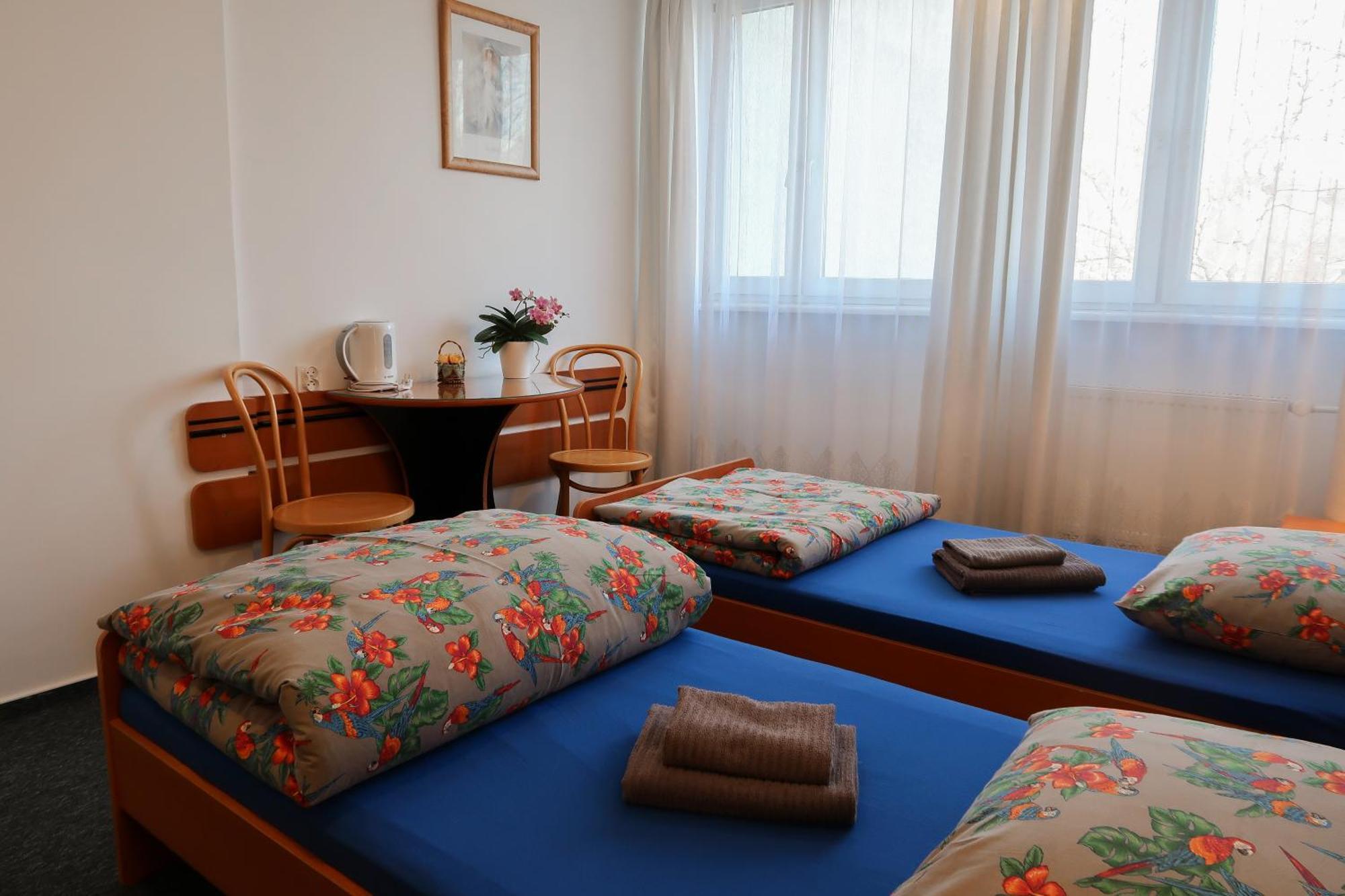 Hostel Dom Studencki Raj Wrocław Zewnętrze zdjęcie