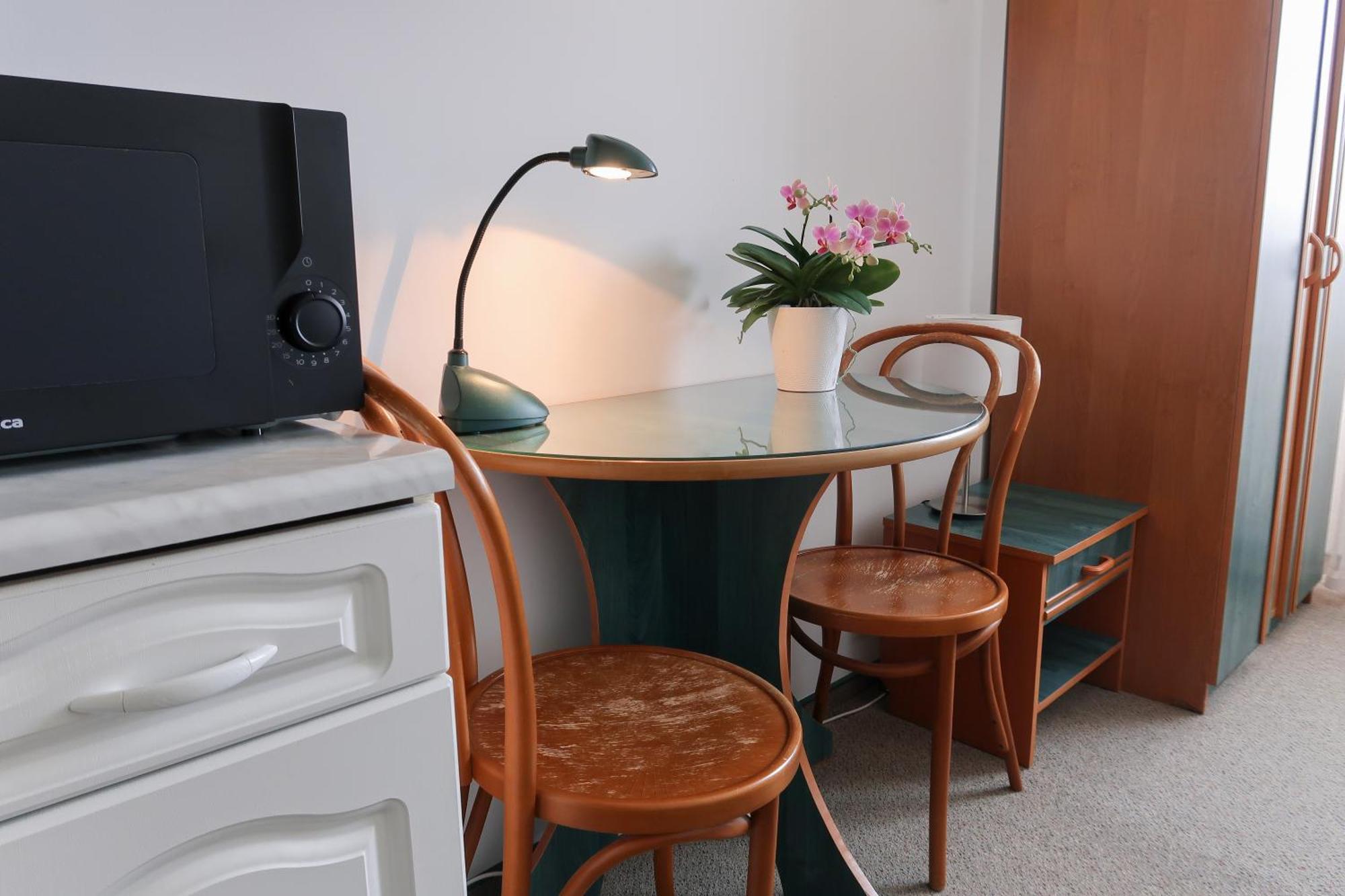 Hostel Dom Studencki Raj Wrocław Zewnętrze zdjęcie