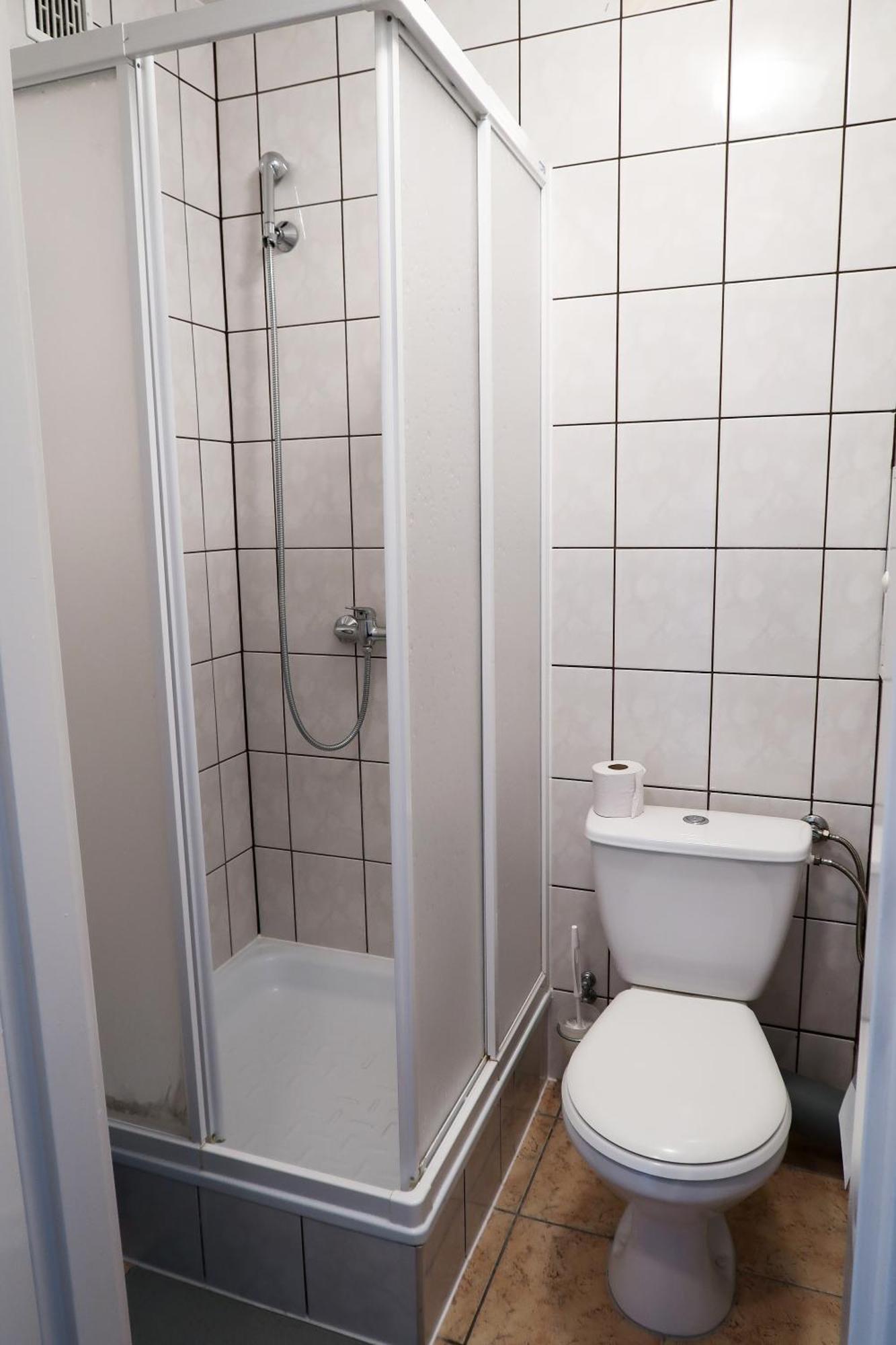 Hostel Dom Studencki Raj Wrocław Zewnętrze zdjęcie