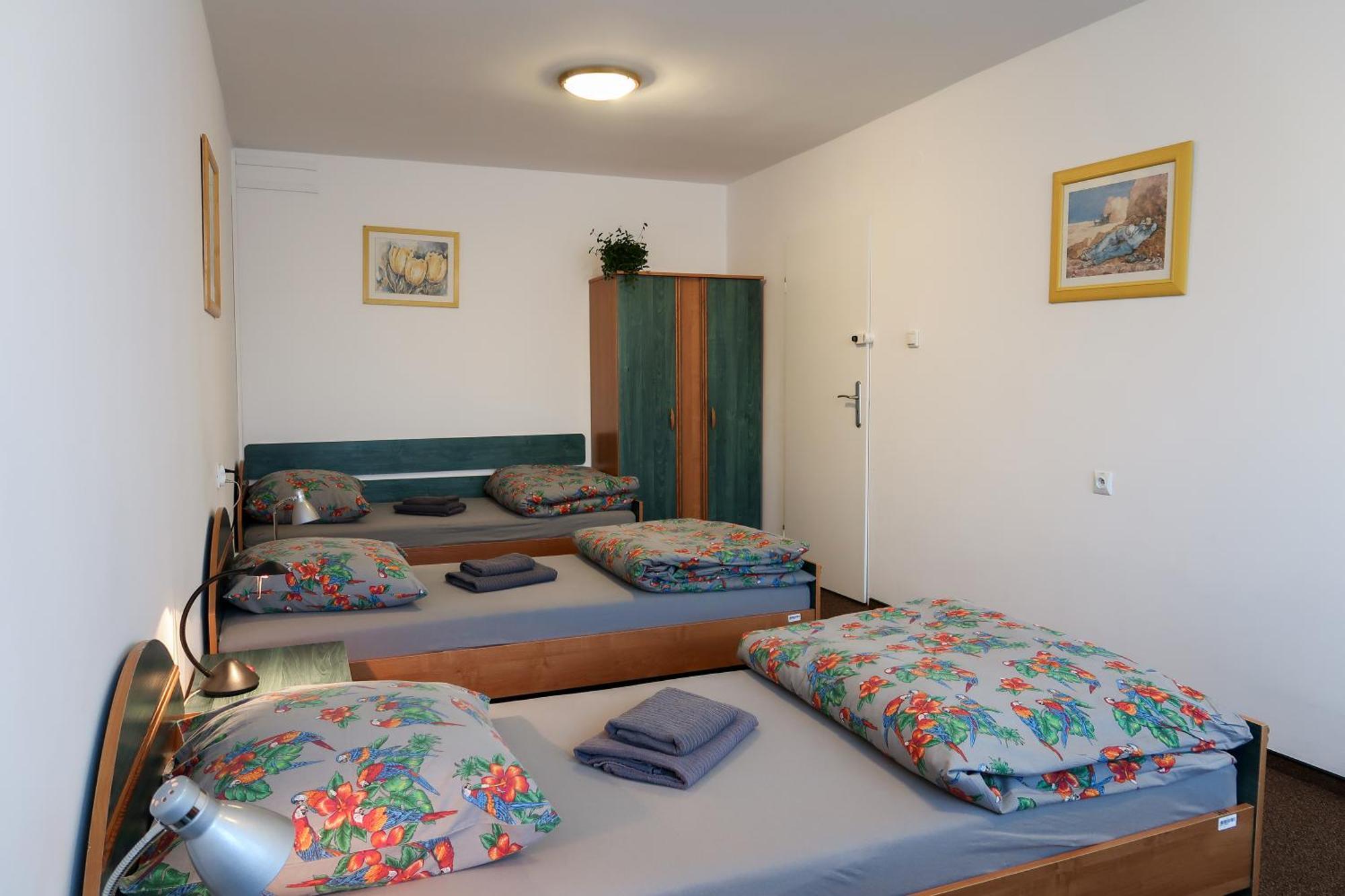 Hostel Dom Studencki Raj Wrocław Zewnętrze zdjęcie
