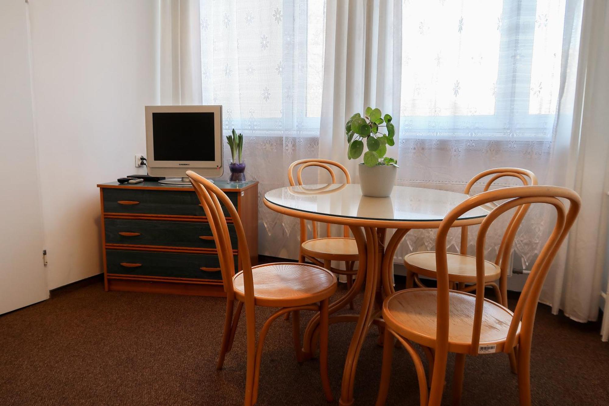 Hostel Dom Studencki Raj Wrocław Zewnętrze zdjęcie